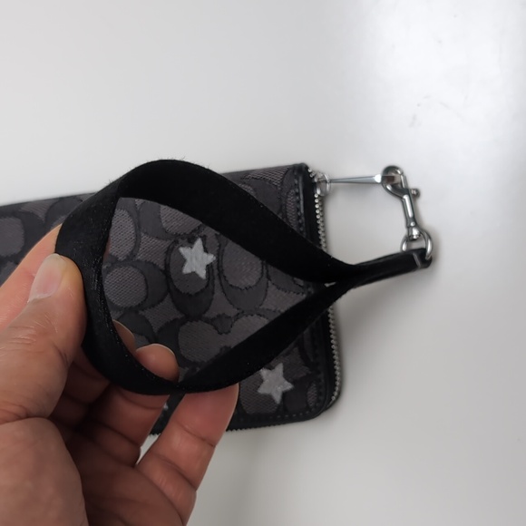 Coach CP414 Dempsey Large Phone Wallet In Signature Jacquard With Star Embroider - Picture 14 of 16